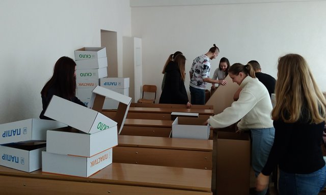 Складаємо контейнери